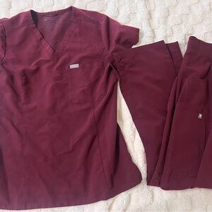 Figs Women's scrubs set in Burgundy